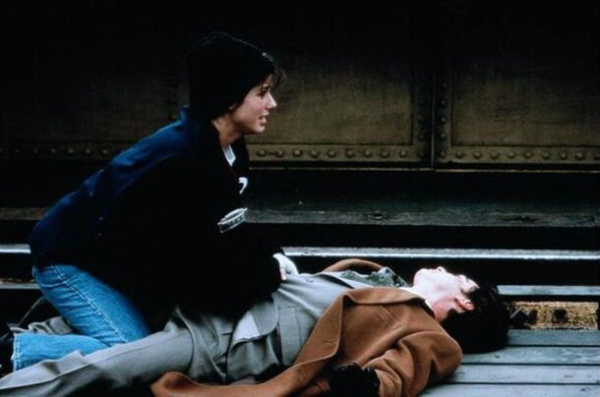 Время любви и волшебства: 10 лучших рождественских ромкомов