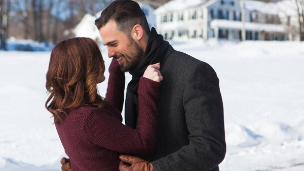 Время любви и волшебства: 10 лучших рождественских ромкомов